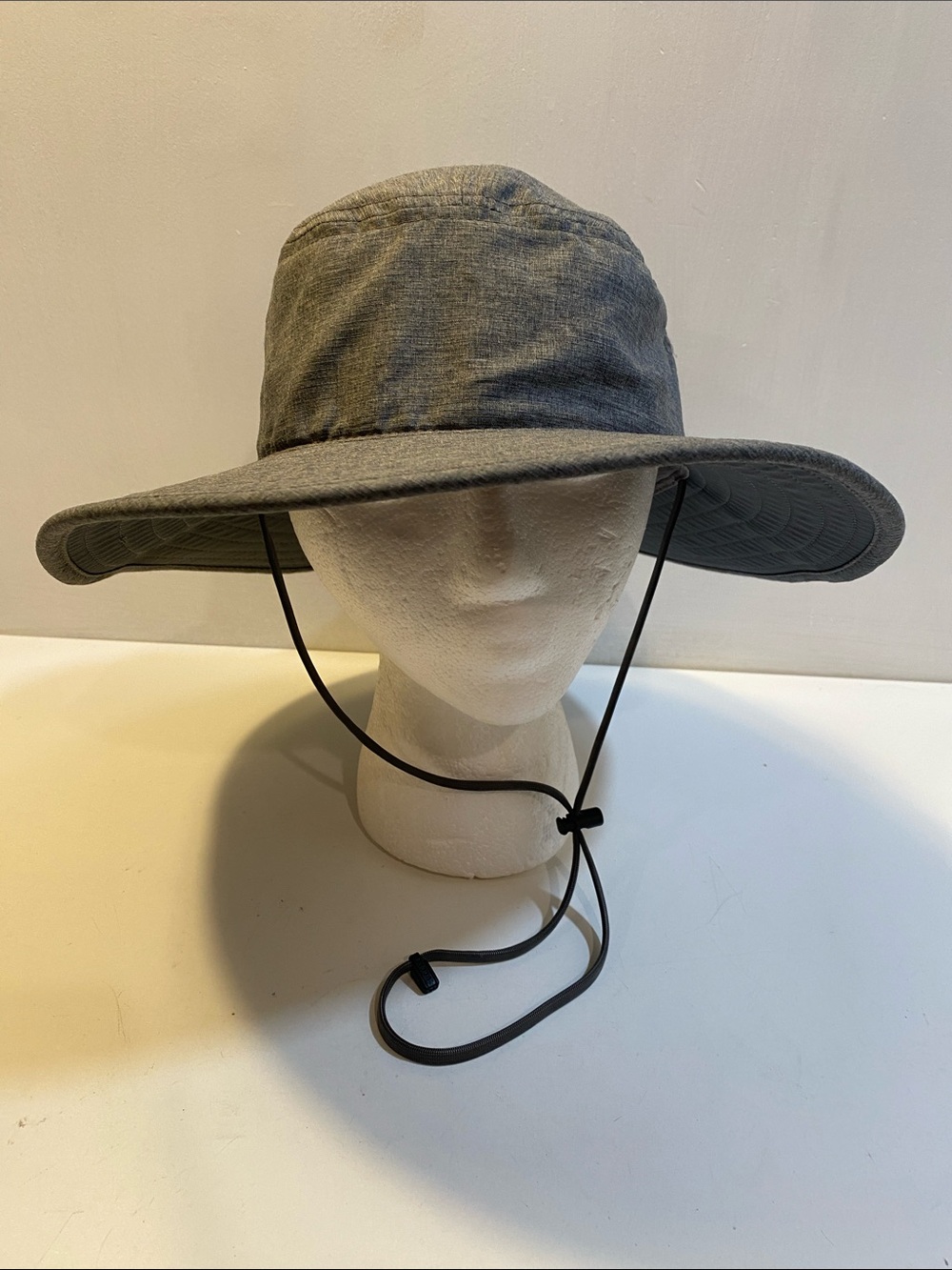 Solar Scape Gray Wide-Brim Outdoor Sun Hat with Chin Cord OS